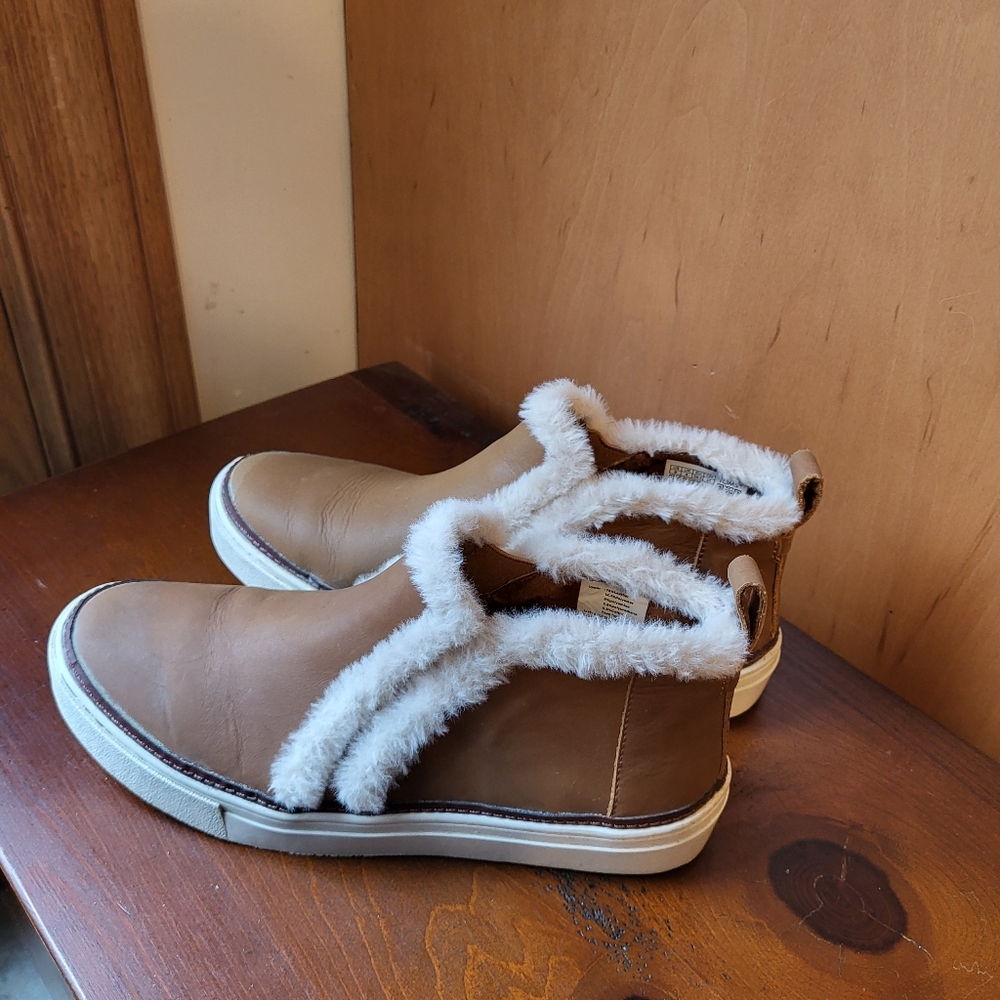 Tom's Leather Sneaker Boots - 8M
